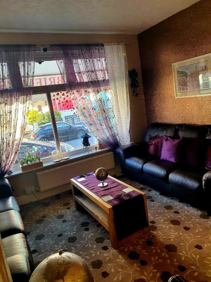 Gabrielles Bed & Breakfast Blackpool Ngoại thất bức ảnh