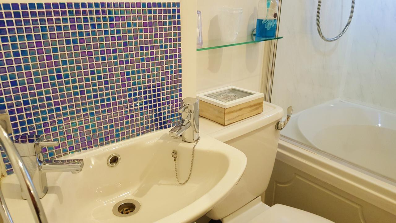 Gabrielles Bed & Breakfast Blackpool Ngoại thất bức ảnh